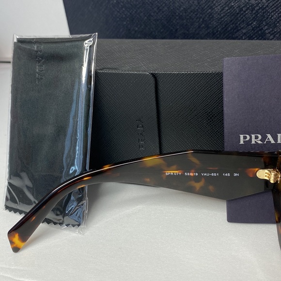 New-PRADA SPR07Y Cat Eye shape, crafted from premium Acetate. - Picture 12 of 15